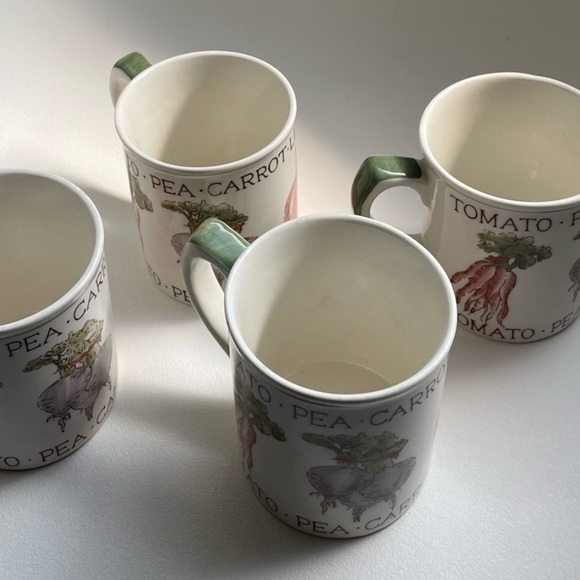 Vintage Mugs Marked "Hand Painted Vegetables to Laura Ashley ©MCMXCIII - Picture 7 of 8